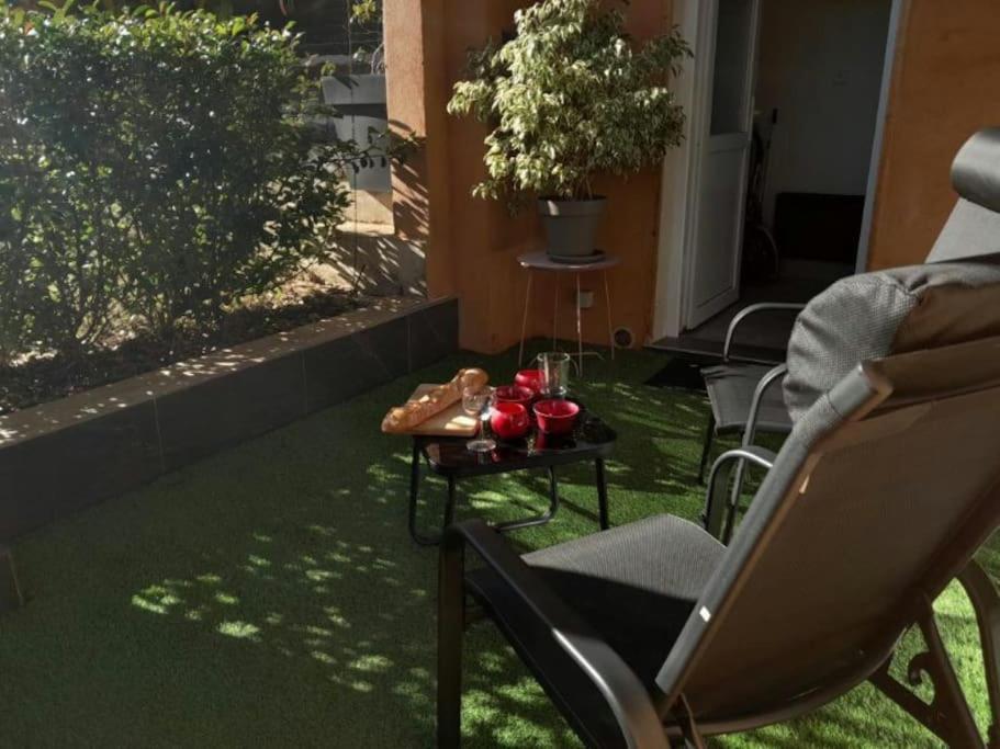 Appartement Spacieux &Tres Calme. Spacious & Very Quiet Apartment. Carros Eksteriør bilde